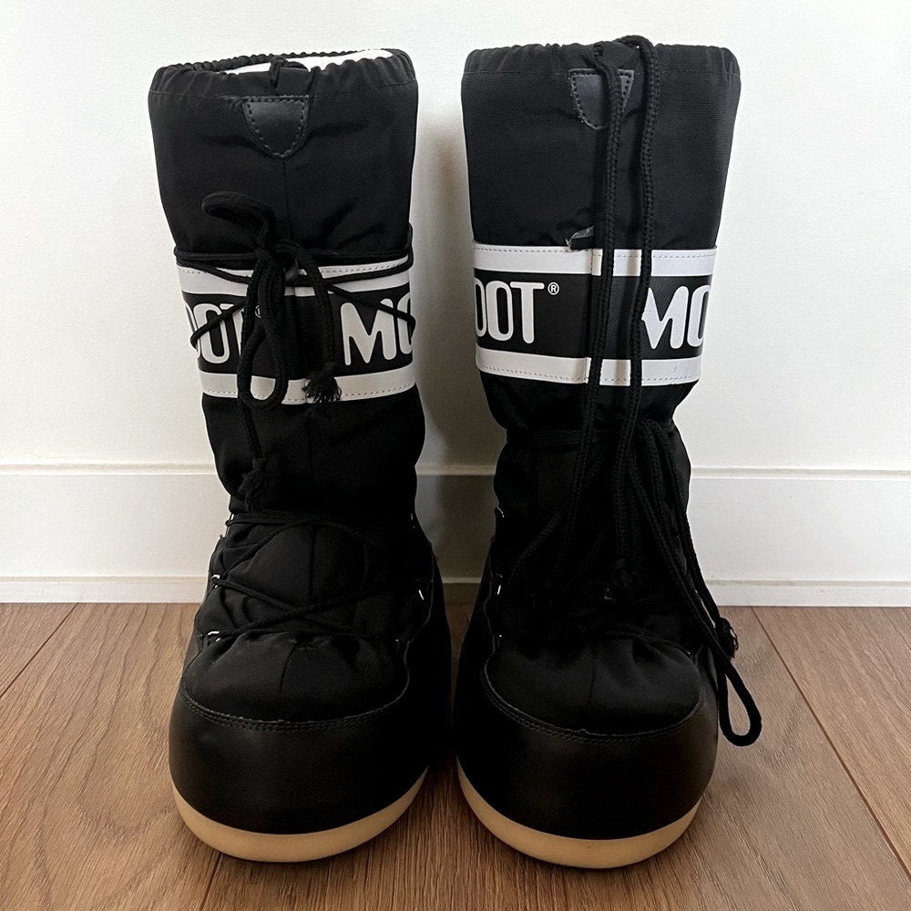 Black Moon Boots US 9-10.5